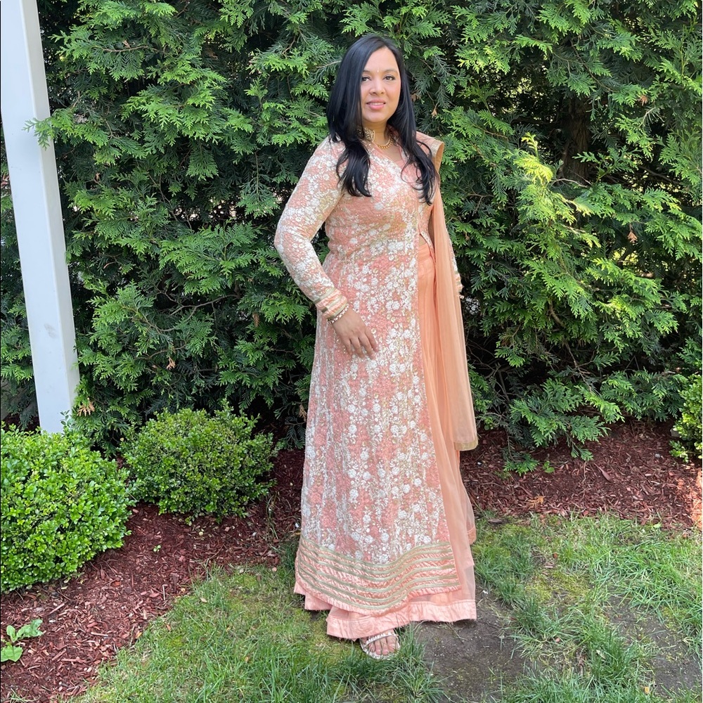 Stunning and sexy elegant G3 Fashions Peach and Gold floral 3 piece lengha
